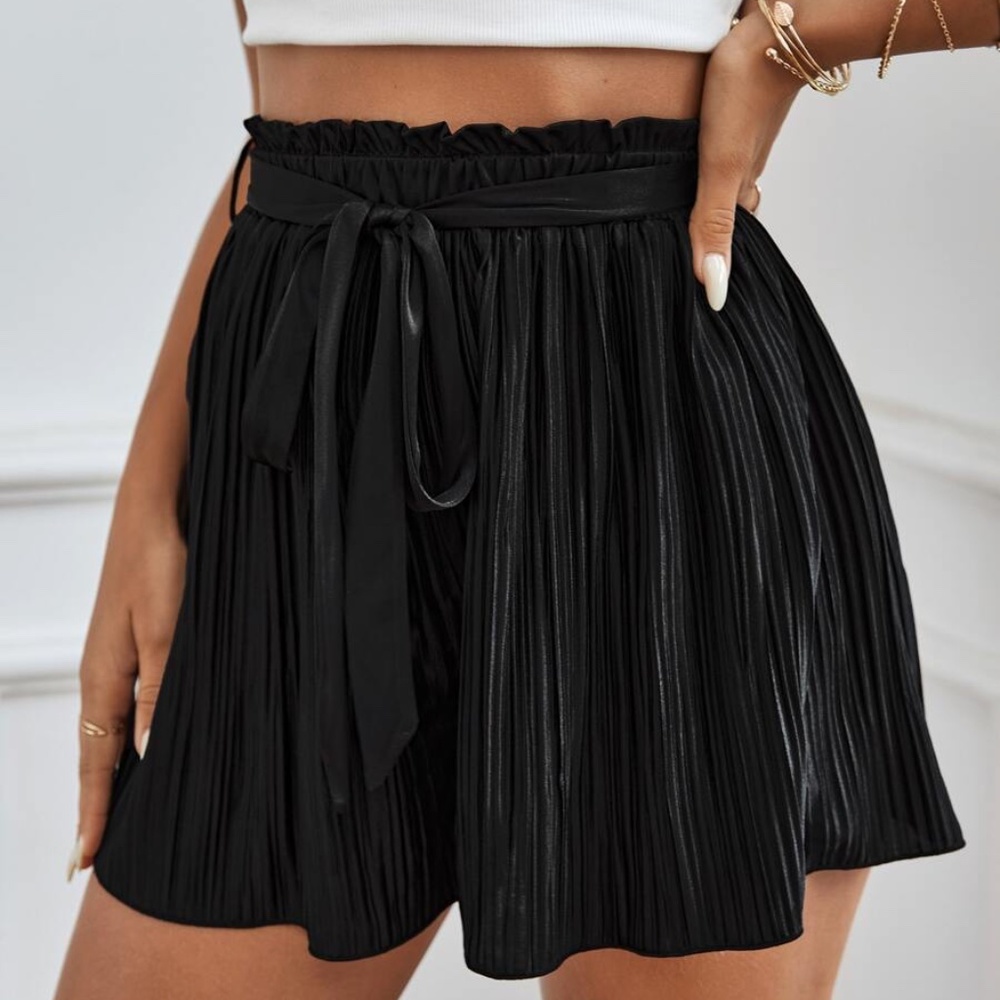 Black Pleated Paperbag Waist Tie Shorts - Picture 2 of 6